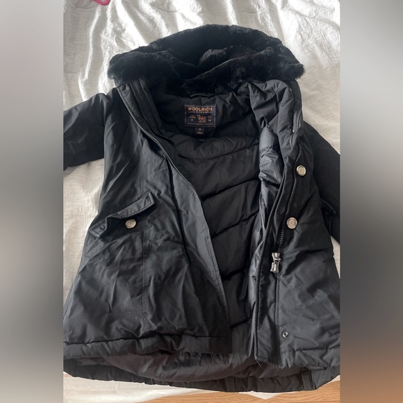Selling Woolrich coat
Good condition, no damage at all - Picture 1 of 15